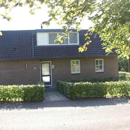 Holiday home Inlimburgopvakantie